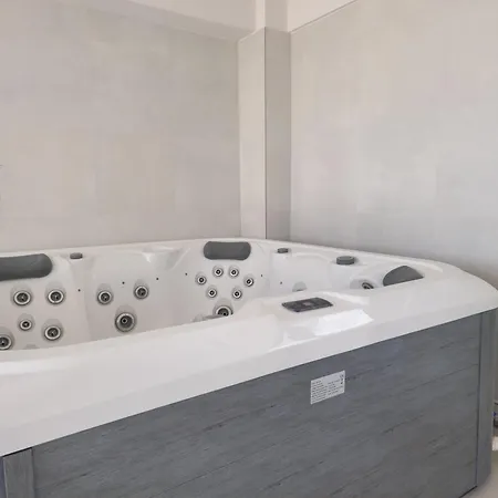 Infinity 306 Pool & Apartament