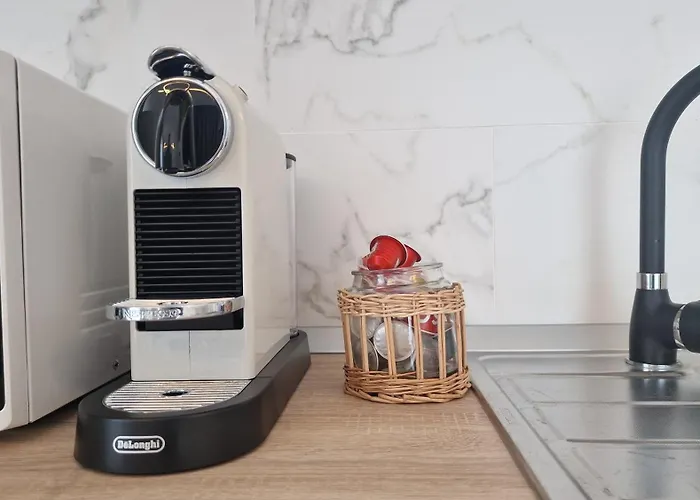 Infinity 306 Pool & *